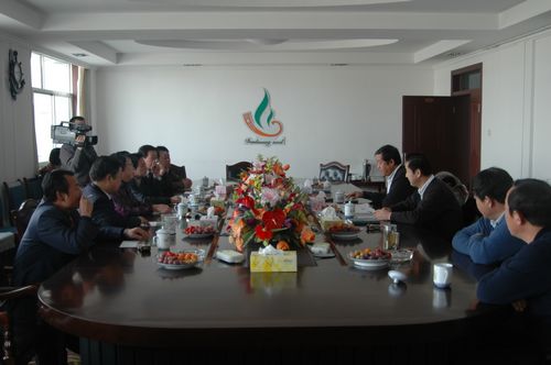 瓜州縣、金塔縣領(lǐng)導(dǎo)來公司慰問